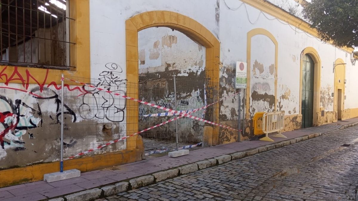 Derrumbe junto al CEIP Gloria Fuertes de Jerez | Á. Richarte