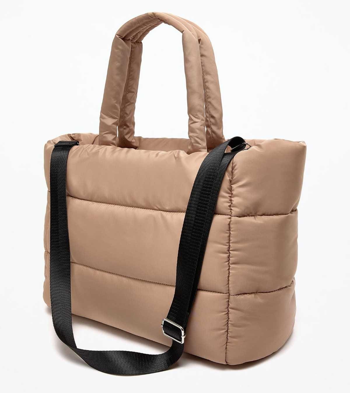 Bolso shopper acolchado de Lefties