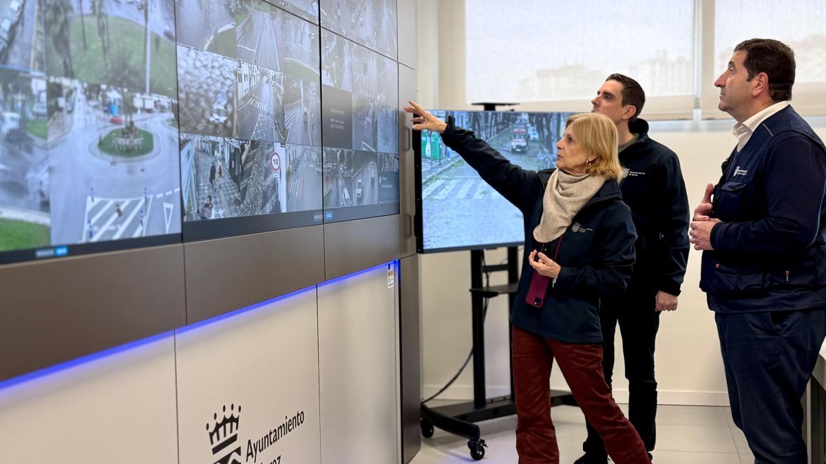 María José García-Pelayo en la Jefatura de la Policía Local