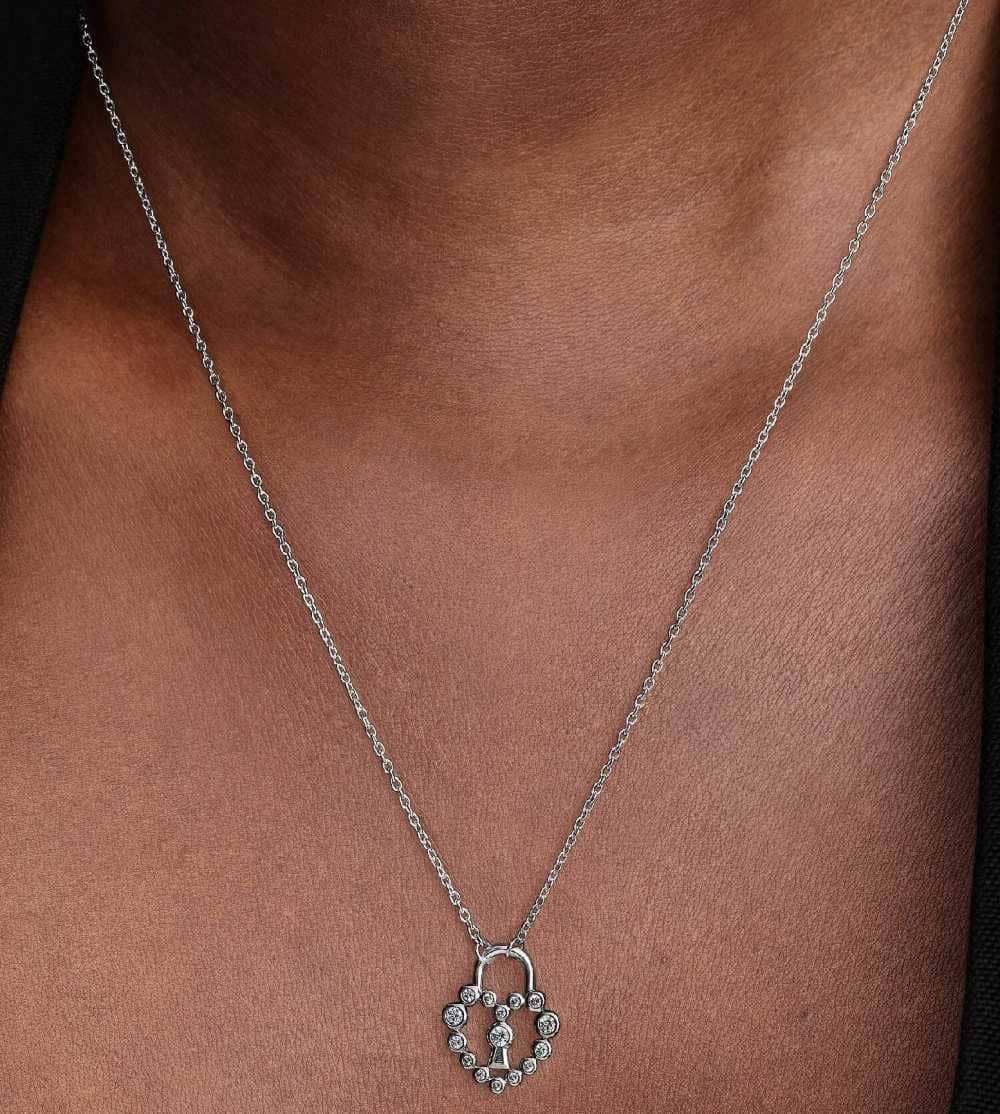 Collar Candado Corazón Brillante de Pandora