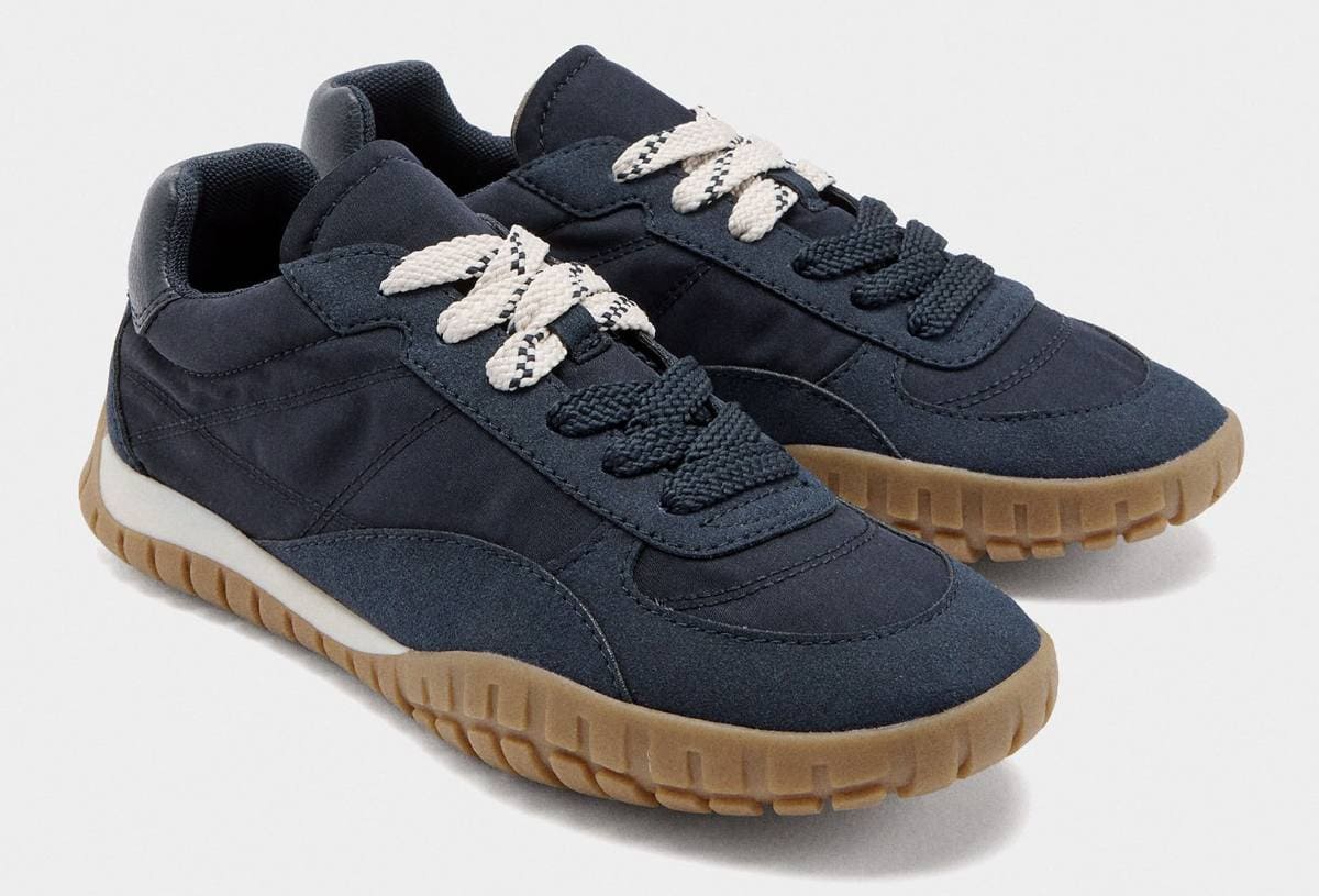 Zapatillas monocromáticas de Parfois