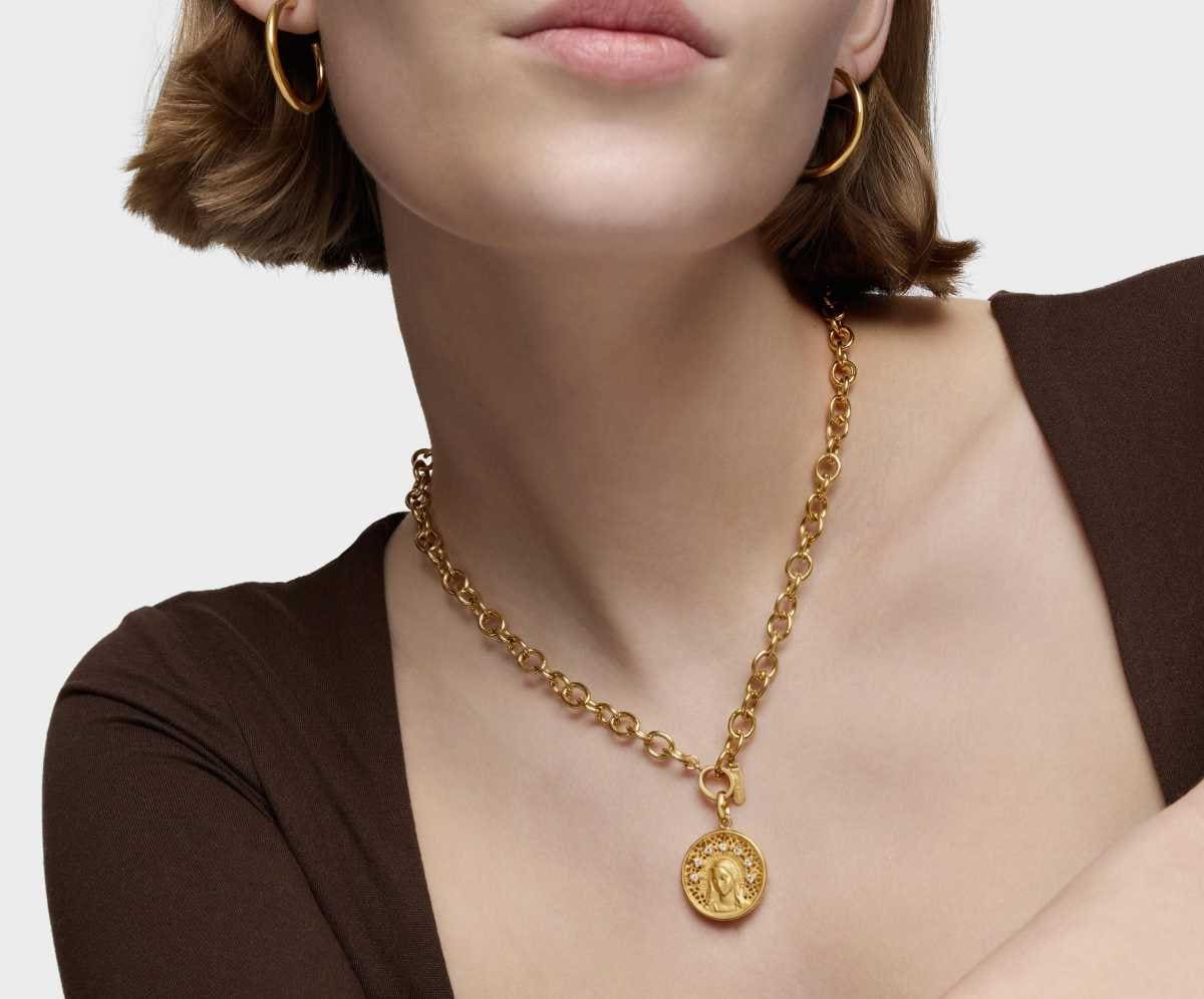 Medalla pequeña con baño de oro 18 kt sobre plata y topacio Tamara Falcó X TOUS