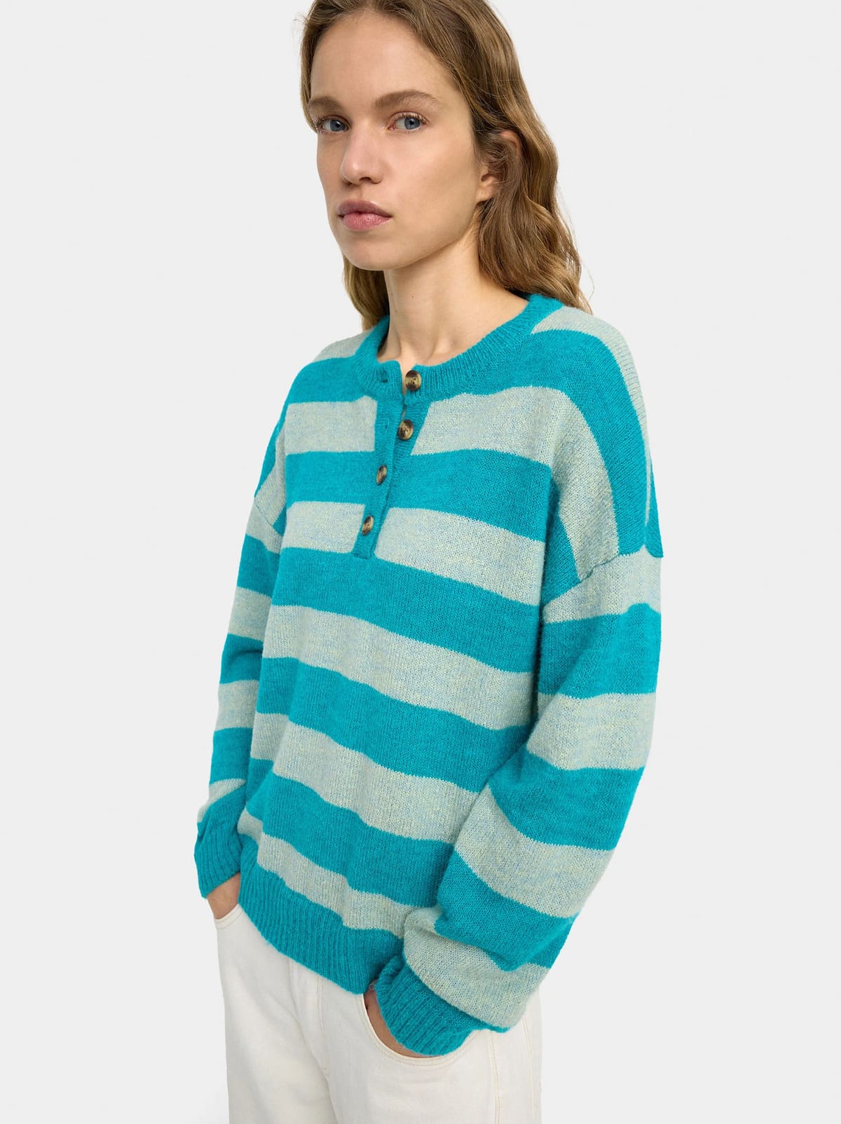 Jersey de punto a rayas con botones decorativos