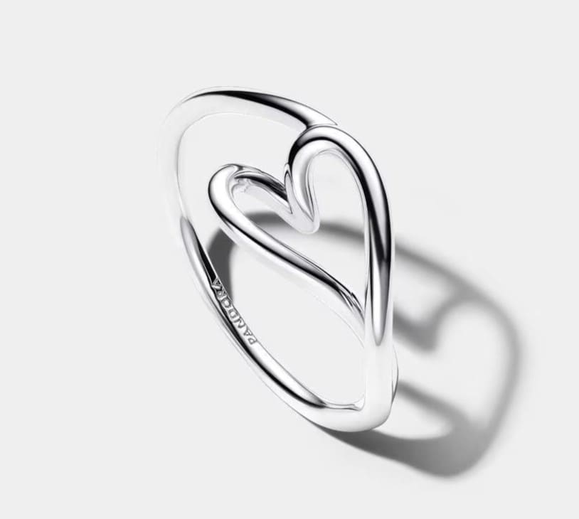 Anillo Corazón pequeño y de forma orgánica