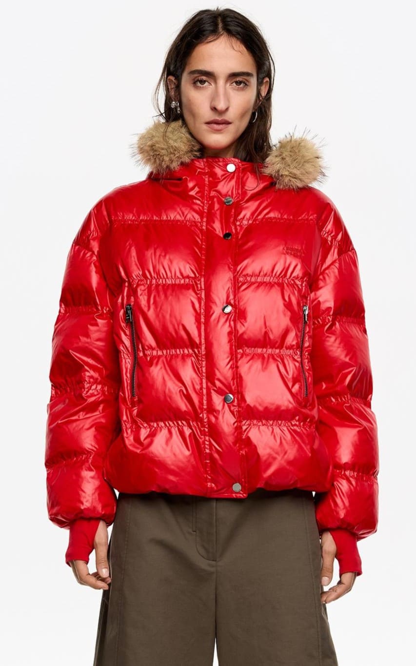 Plumífero de plumón corto capucha pelo