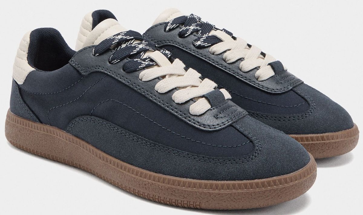 Zapatillas contraste con doble cordón de Parfois