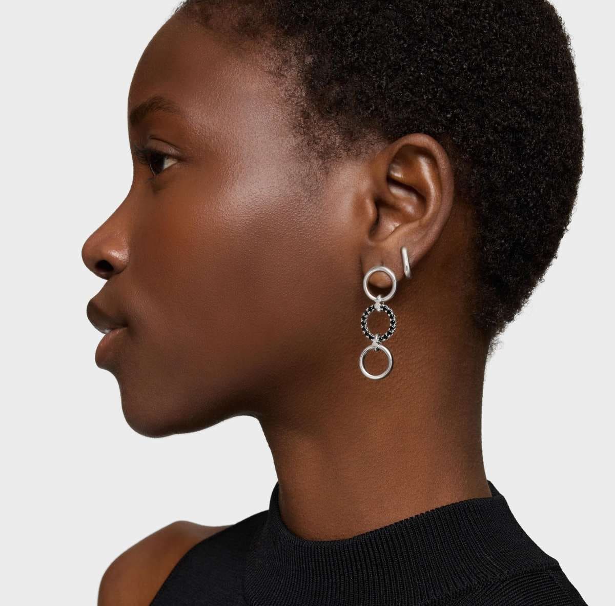 Pendientes largos de plata y espinela negra Straight de TOUS