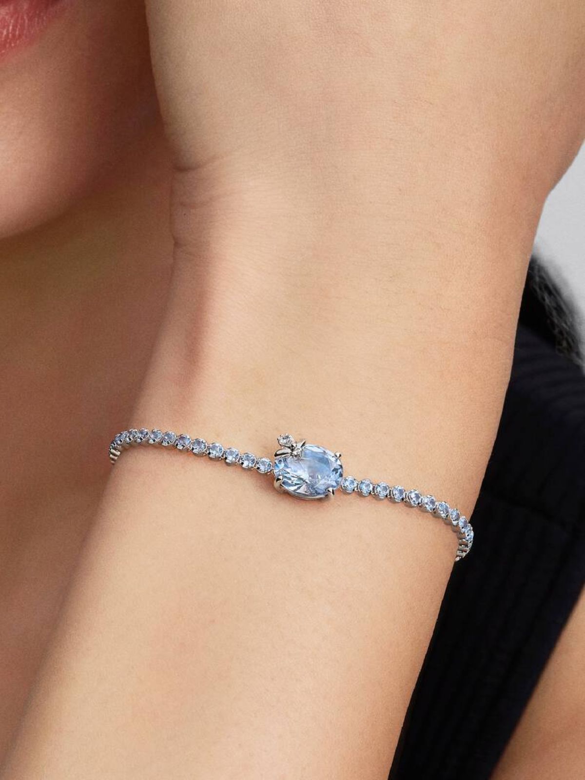 Pulsera de Tenis Abeja con Cierre Deslizante de Los Bridgerton de Netflix de Pandora