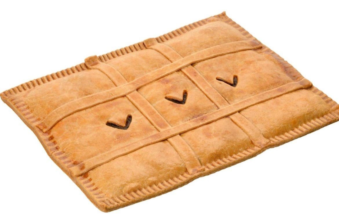 Empanada de atún grande