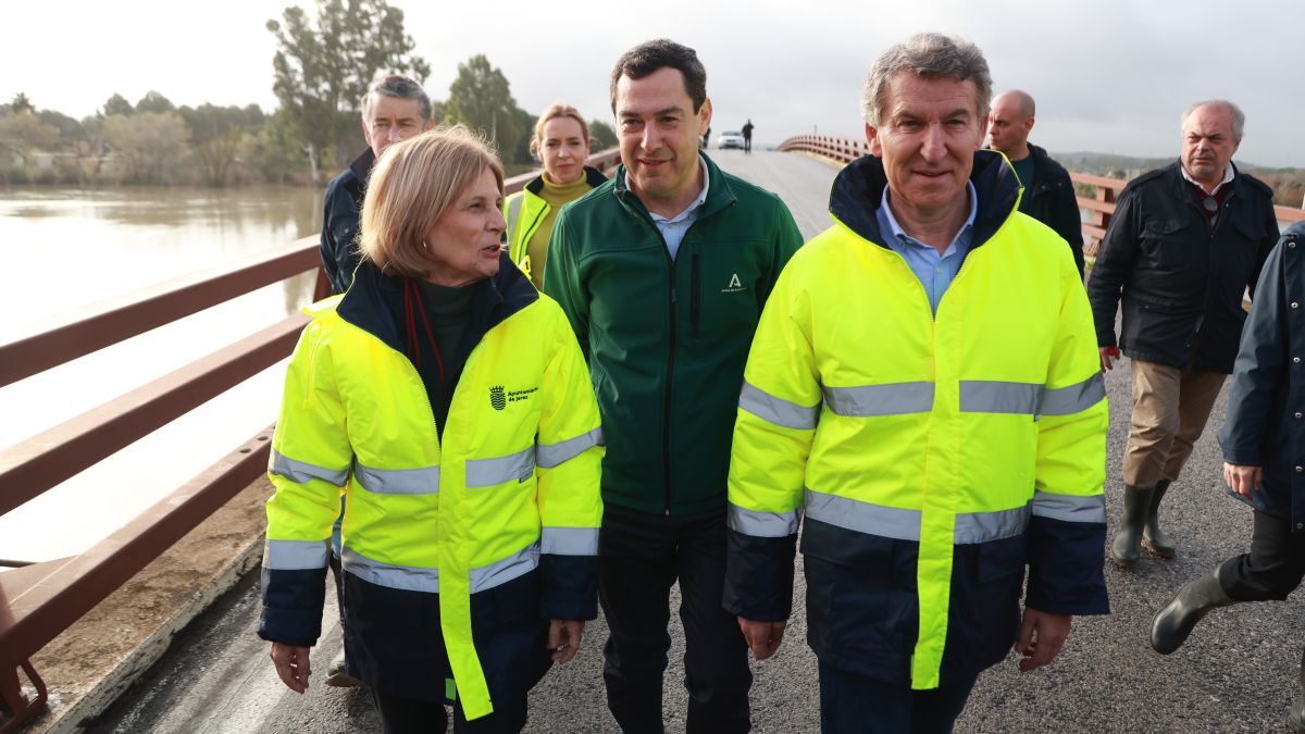 Feijóo junto a María José García-Pelayo y Juanma Moreno | Cristo García