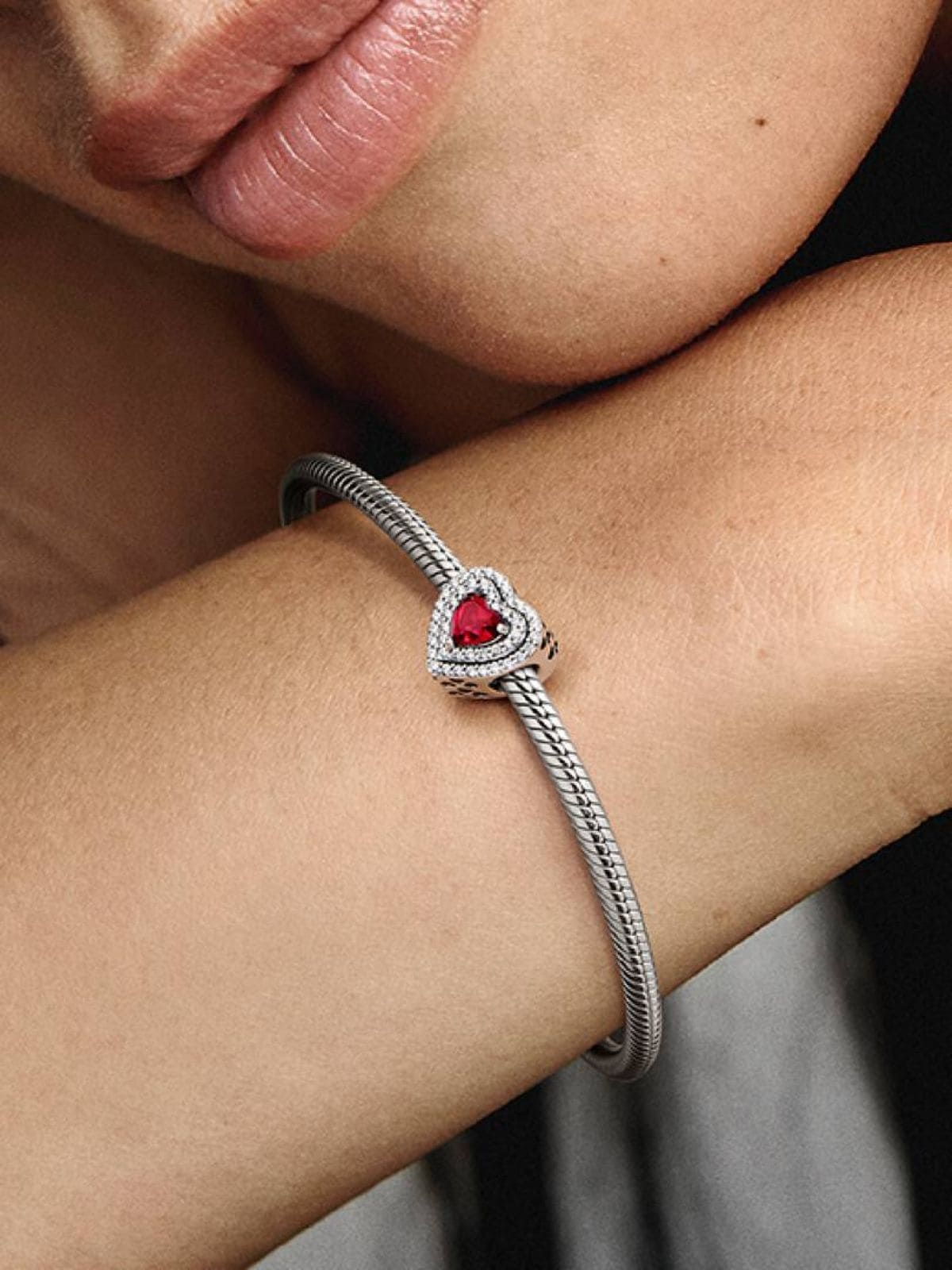 Charm Corazón Nivelado rojo brillante de Pandora