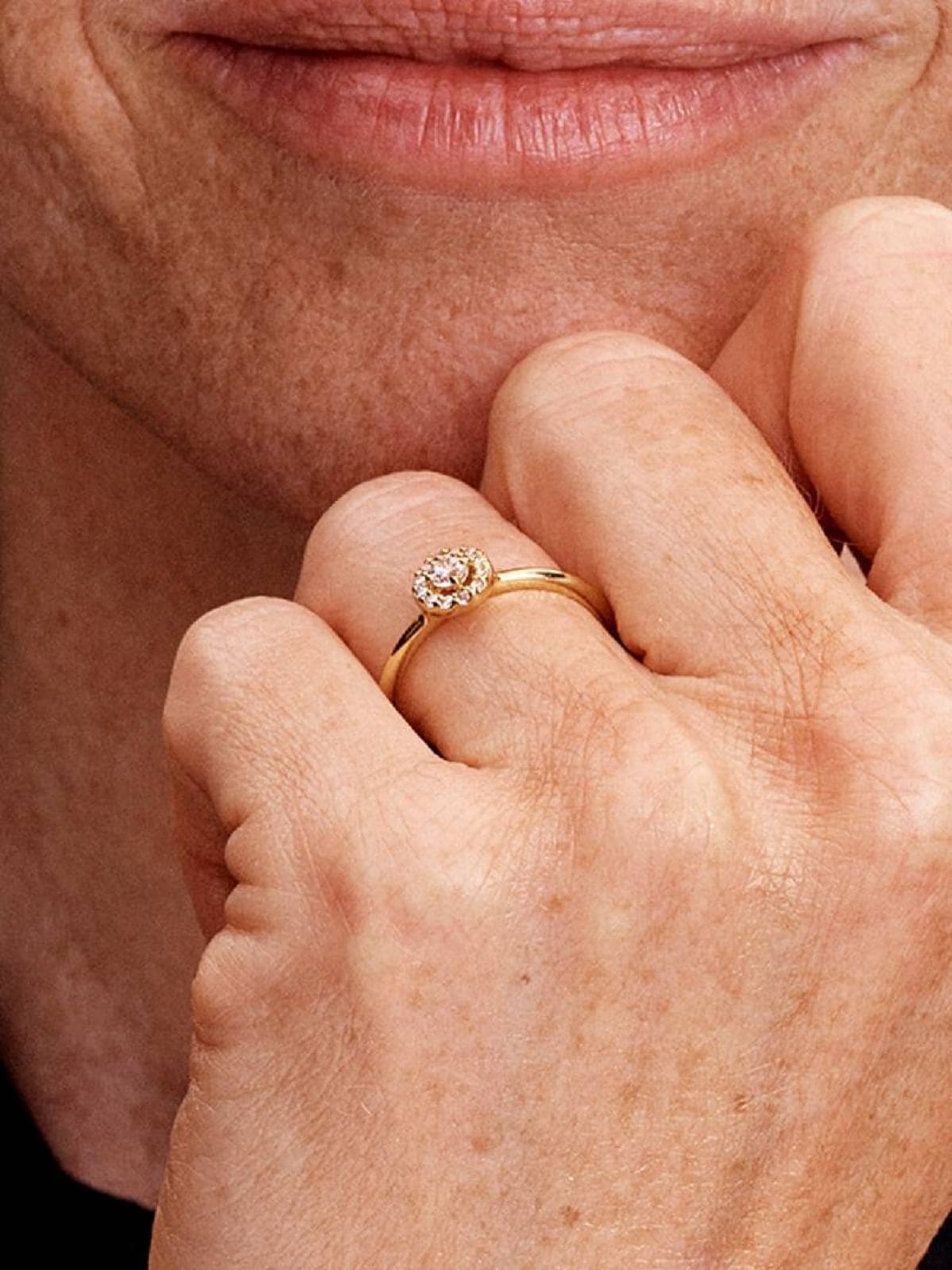 Anillo Halo Redondo en Pavé de Pandora