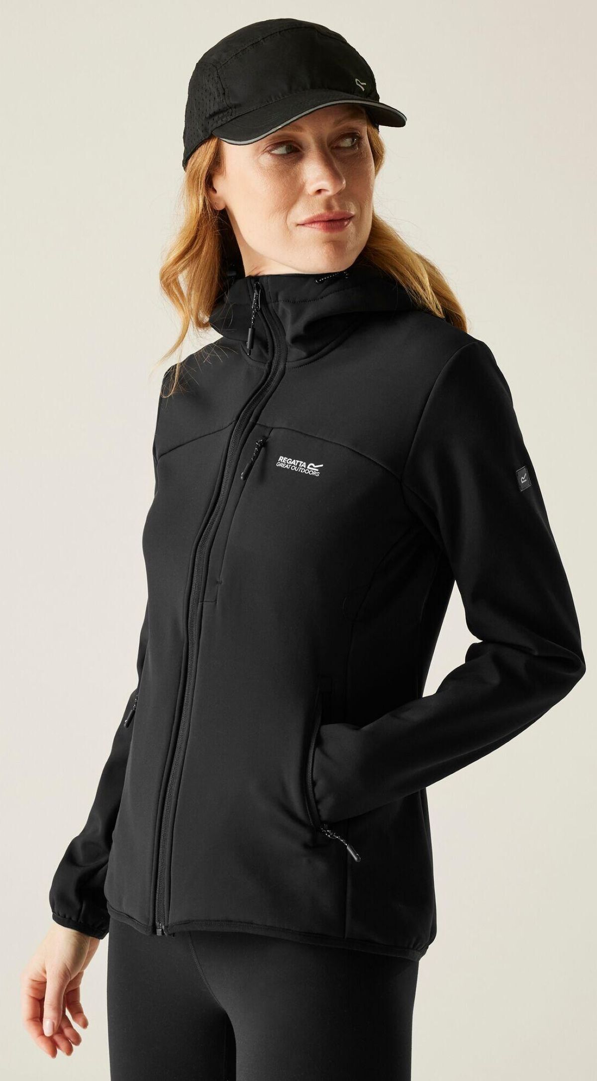 Chaqueta cortavientos impermeable con capucha Regatta Ossek de Decathlon