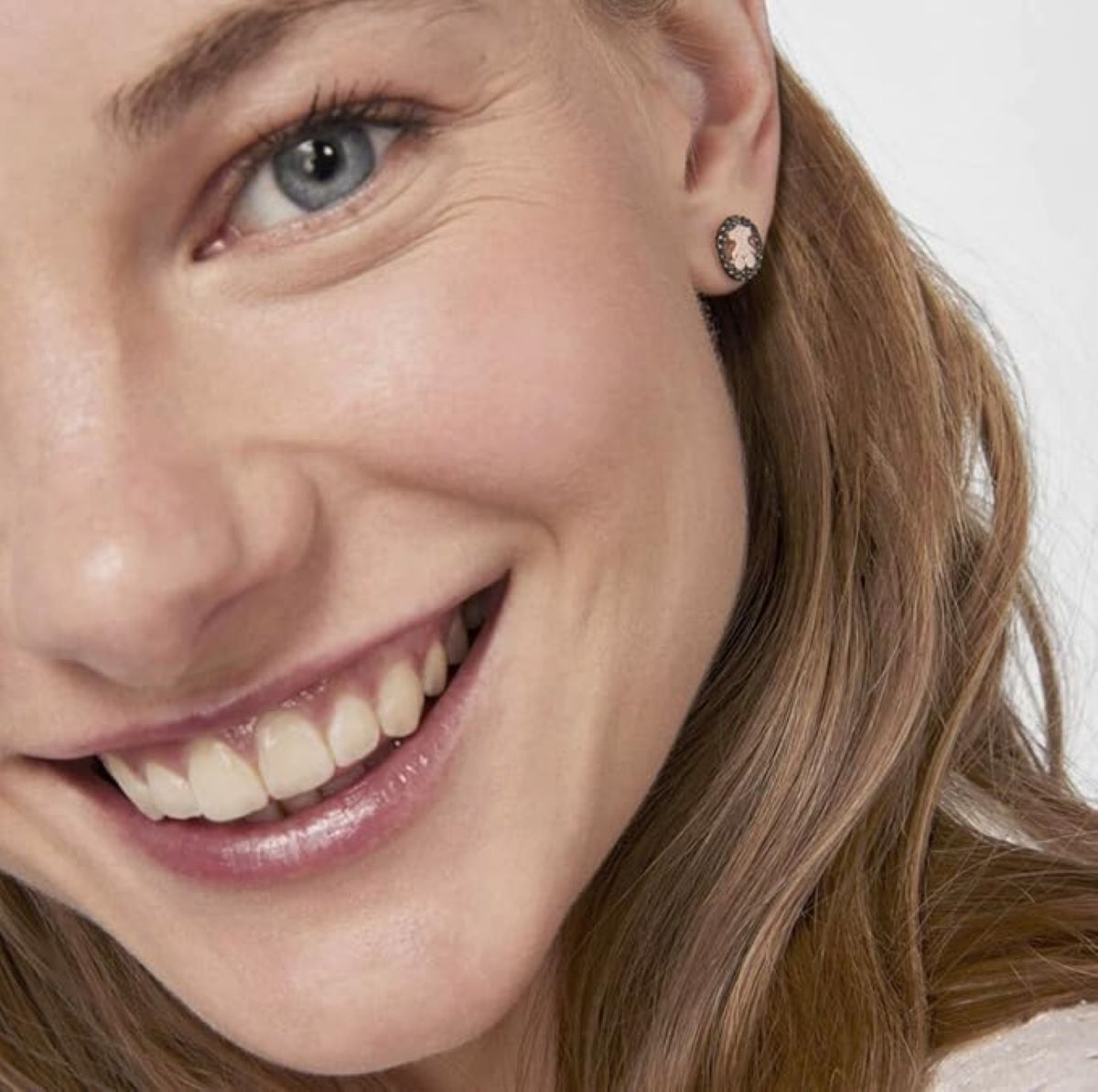 Pendientes con baño de oro 18Kt motivo oso de espinela rosa Tous de Amazon