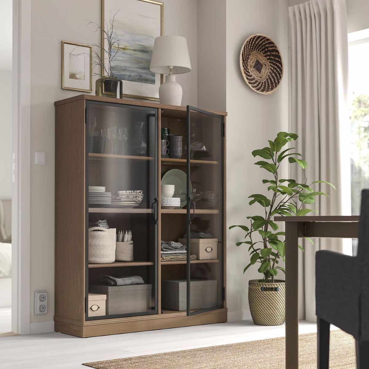 Mueble vitrina de la serie LANESUND de Ikea