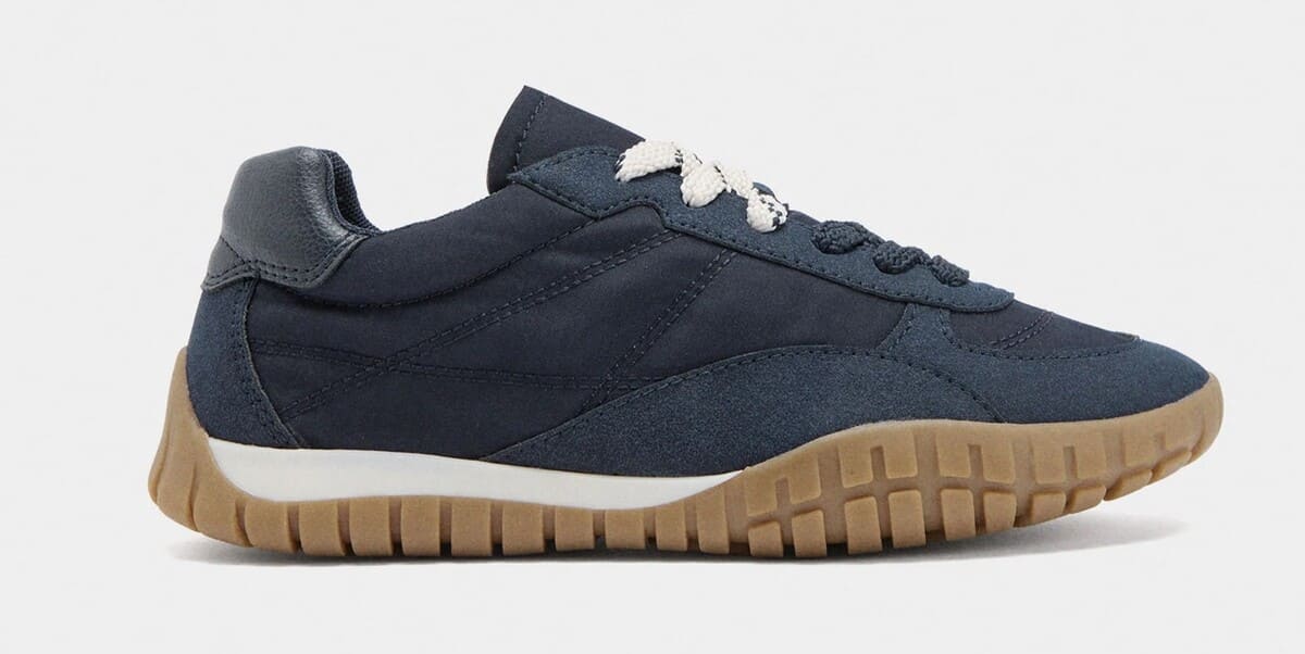 Zapatillas monocromáticas