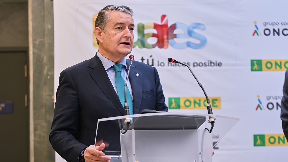 El consejero Antonio Sanz, durante su intervención | Salvador López Medina