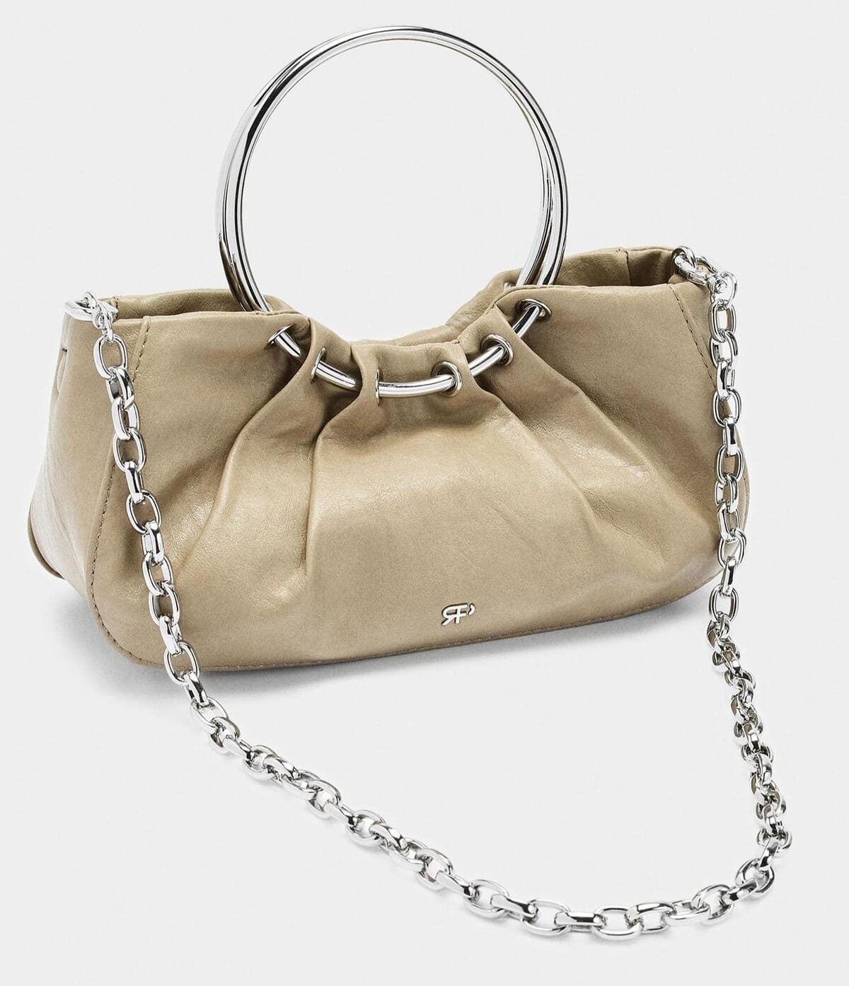 Bolso de fiesta convertible a bandolera con asa rígida en liso