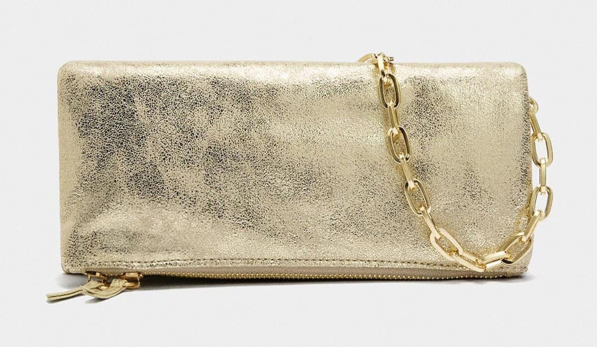 Bolso de fiesta convertible a bandolera efecto metalizado con cierre de cremallera