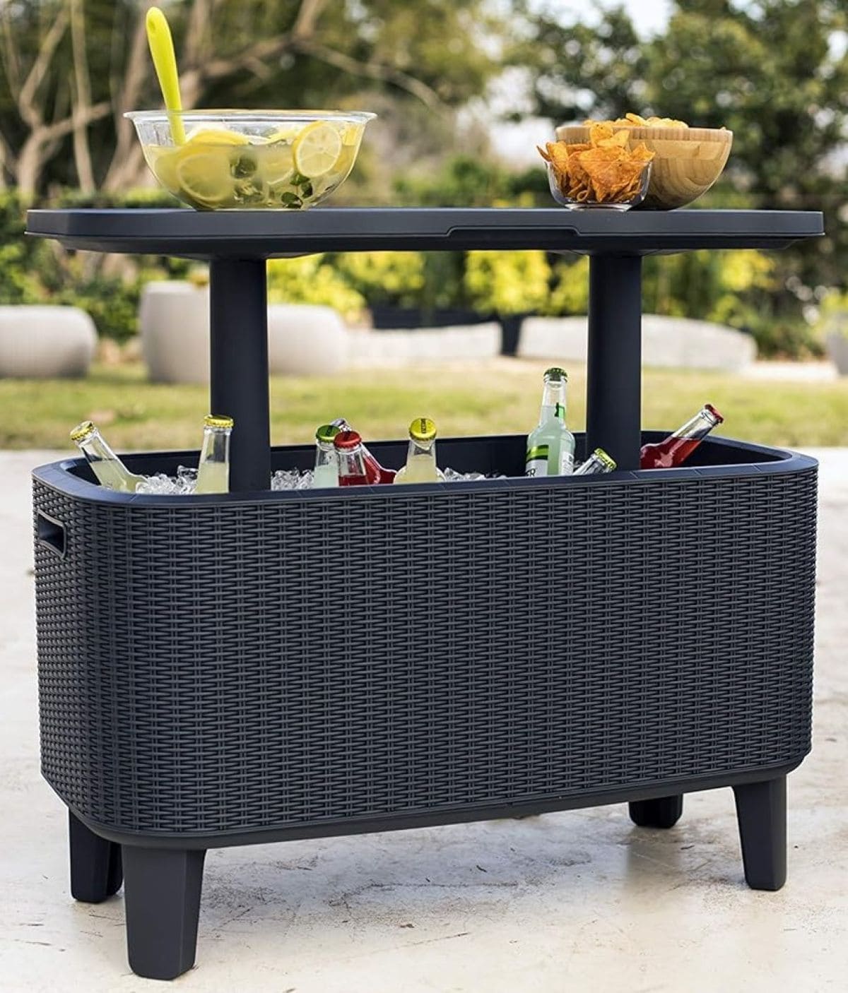 Mesa nevera 60 L Keter Bevy Bar de Amazon