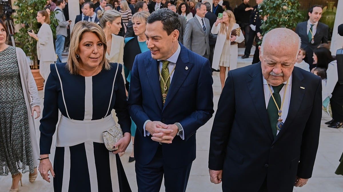 Juanma Moreno ha conversado brevemente con Susana Díaz | Salvador López Medina