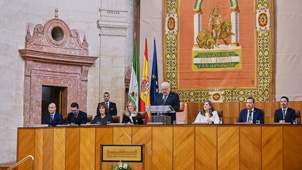 El Parlamento ha acogido el solemne acto institucional | Salvador López Medina