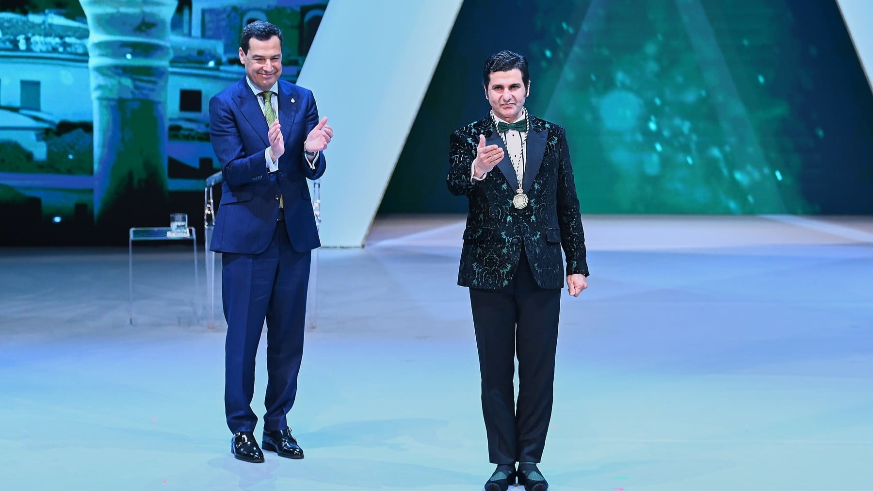 El torero José Antonio Morante de la Puebla tras recibir su medalla | Salvador López Medina