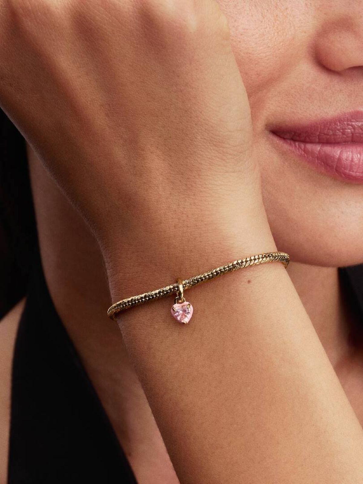 Charm mini colgante Chakra Corazón Rosa de Pandora