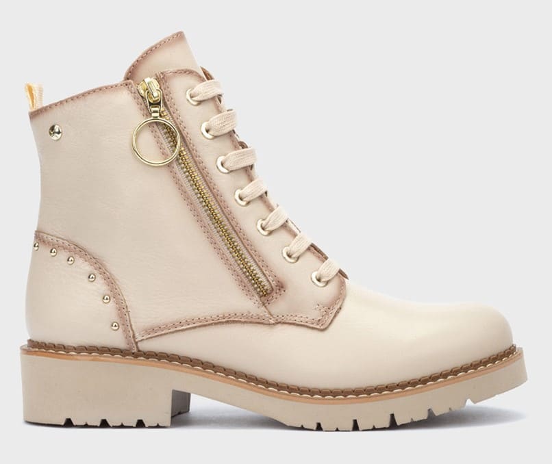 Botines de piel con cordones y suela extraligera