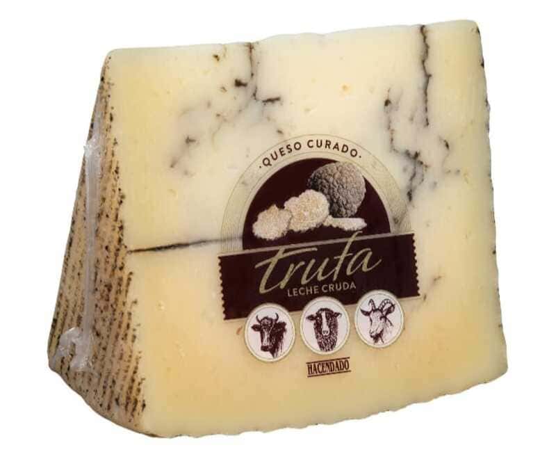 Queso curado mezcla con trufa Hacendado