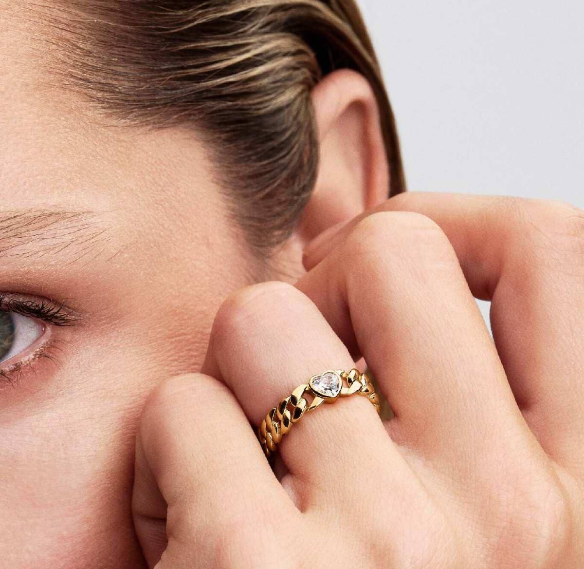 Anillo Cadena Cubana Corazón de Pandora