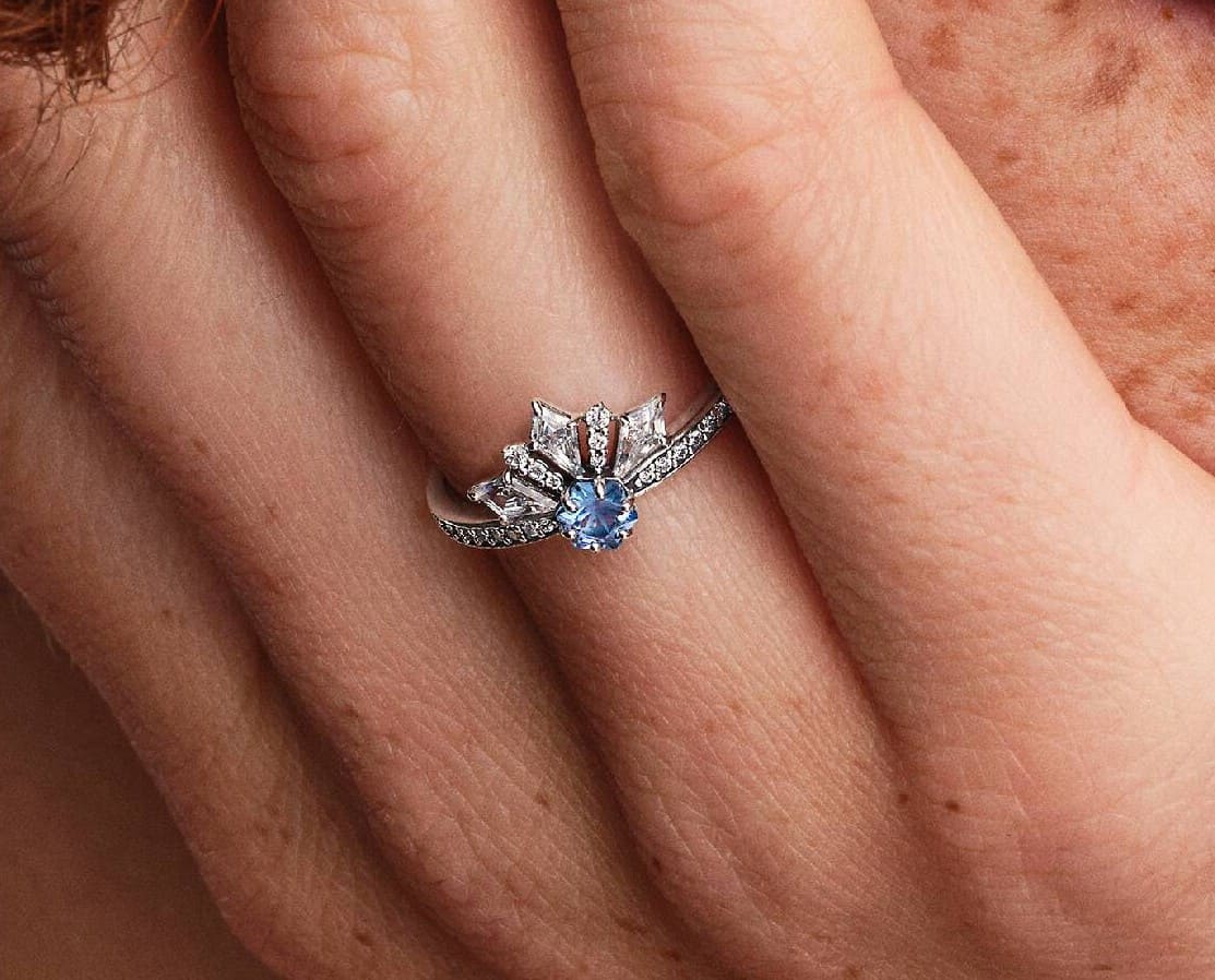 Anillo Tiara Reina Elsa de Frozen de Disney de Pandora