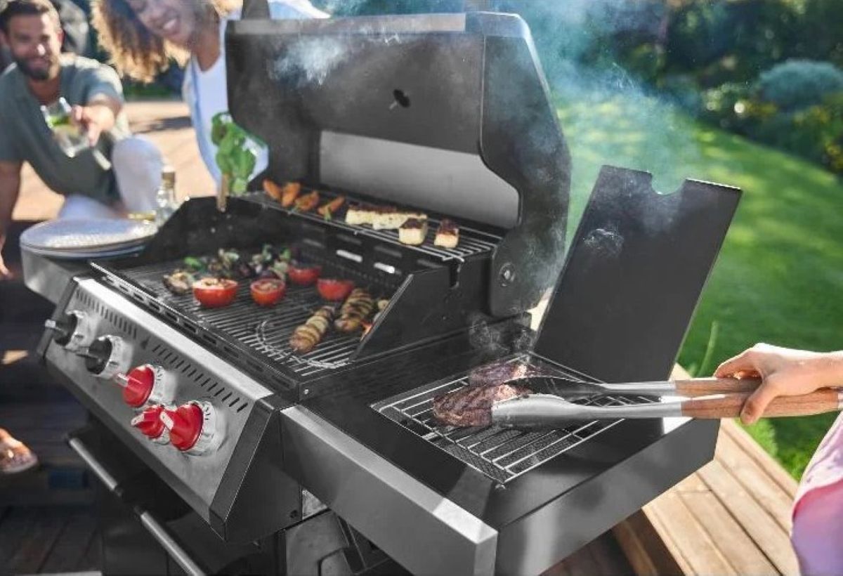 Barbacoa de gas 4+1 quemadores cerámicos Grillmeister de Lidl