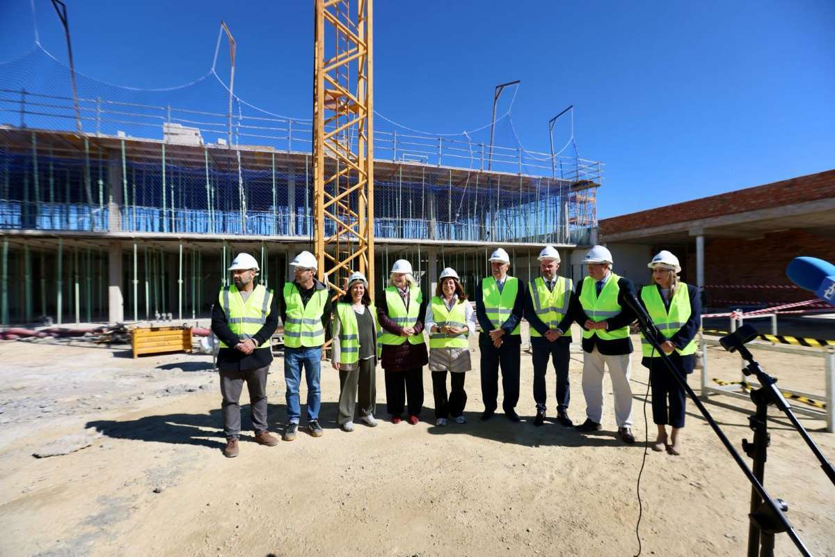 La consejera de Desarrollo Educativo y Formación Profesional visita las actuaciones que se llevan a cabo en el CEIP Los Argonautas de Chipiona