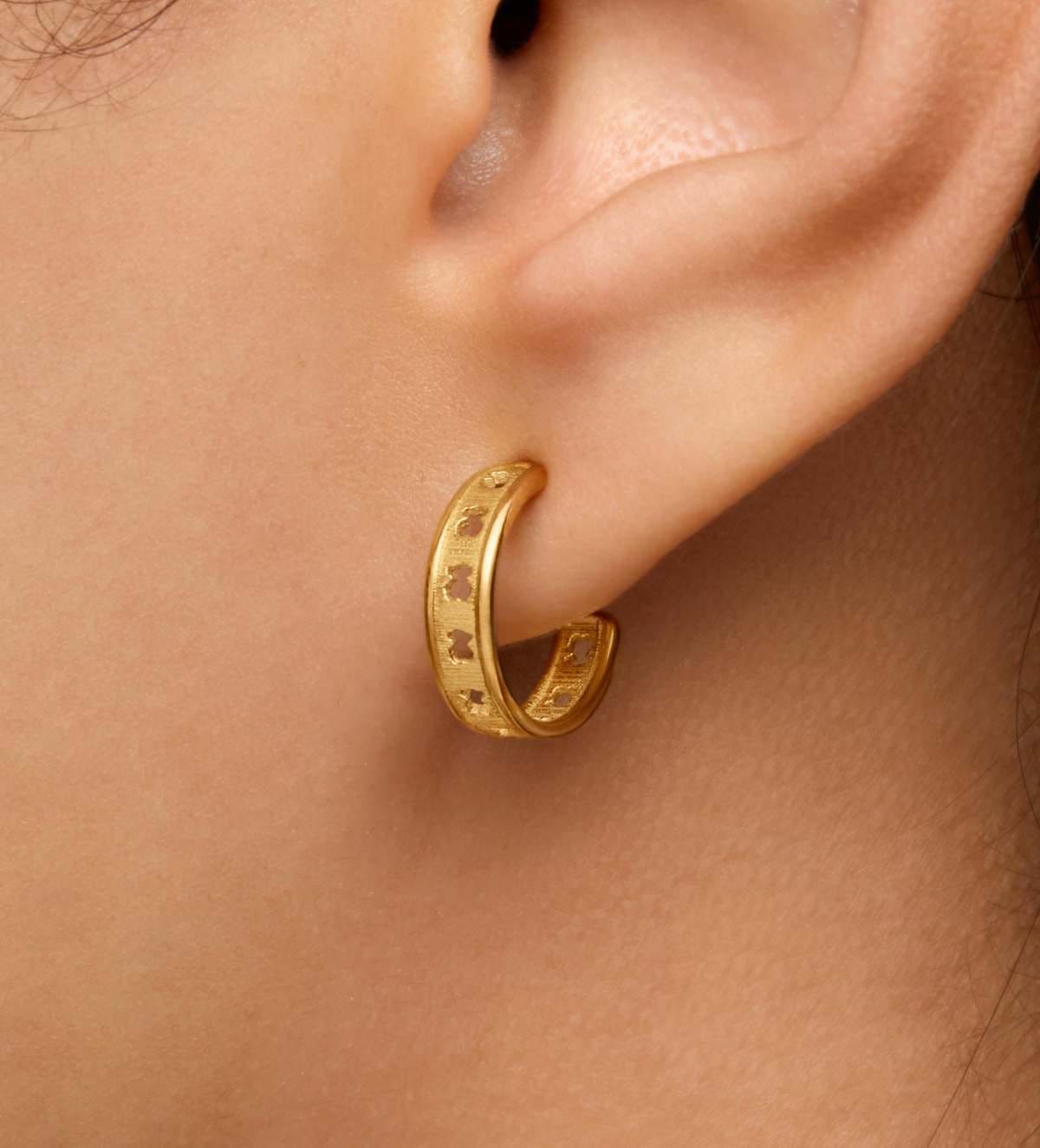 Pendientes aro con baño de oro 18 kt sobre plata pequeños con silueta TOUS Bear Row
