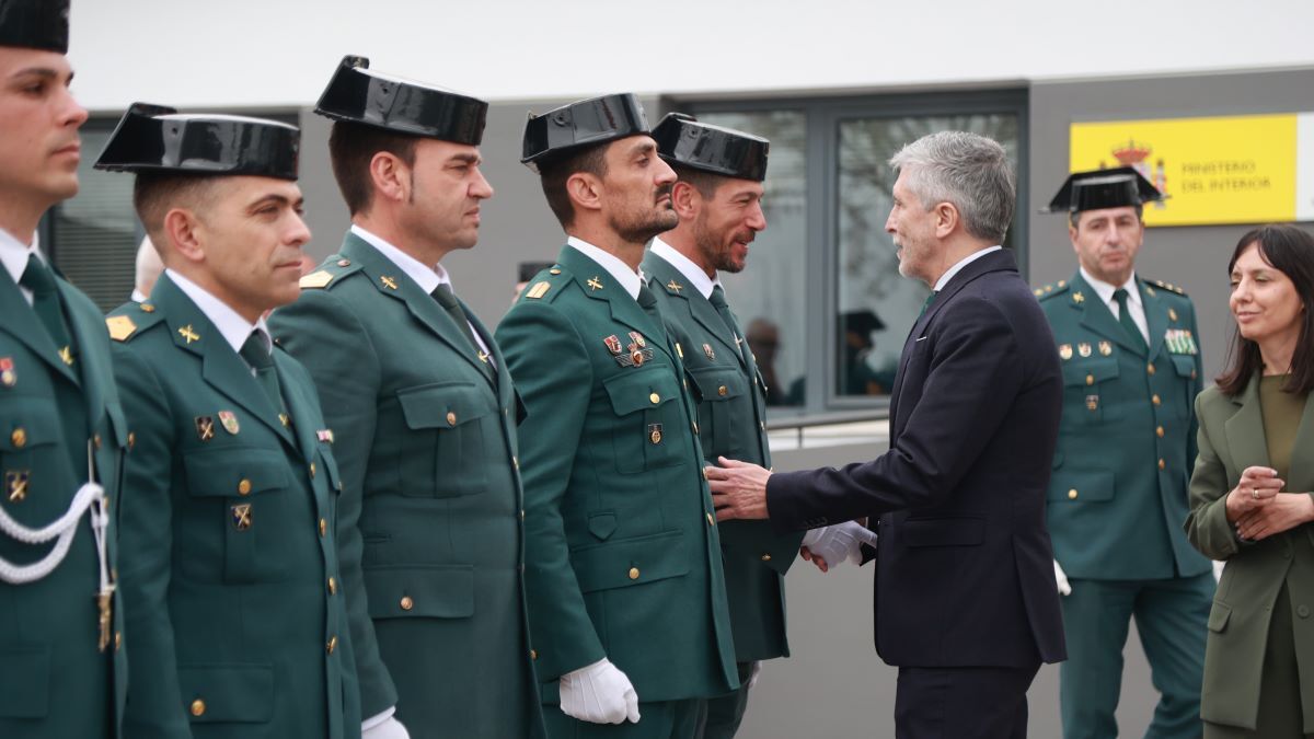 Marlaska inaugura la ampliación del cuartel de la Guardia Civil en Chipiona | Cristo García