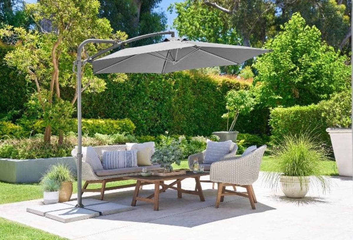 Sombrilla con soporte lateral Livarno Home de Lidl