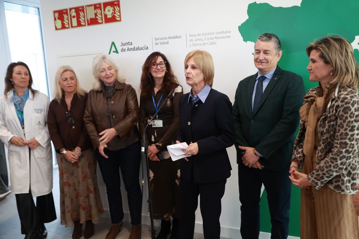 María José García-Pelayo pronuncia unas palabras durante la inauguración | Cristo García