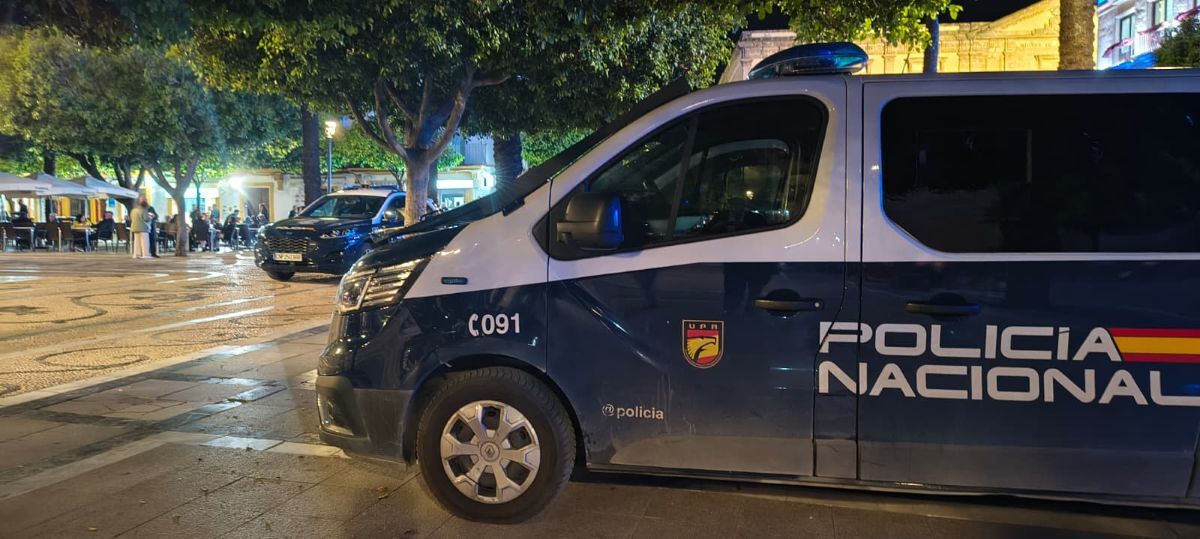 Aviso de bomba en el parking de la Plaza del Arenal, en el centro de Jerez | Álvaro Richarte