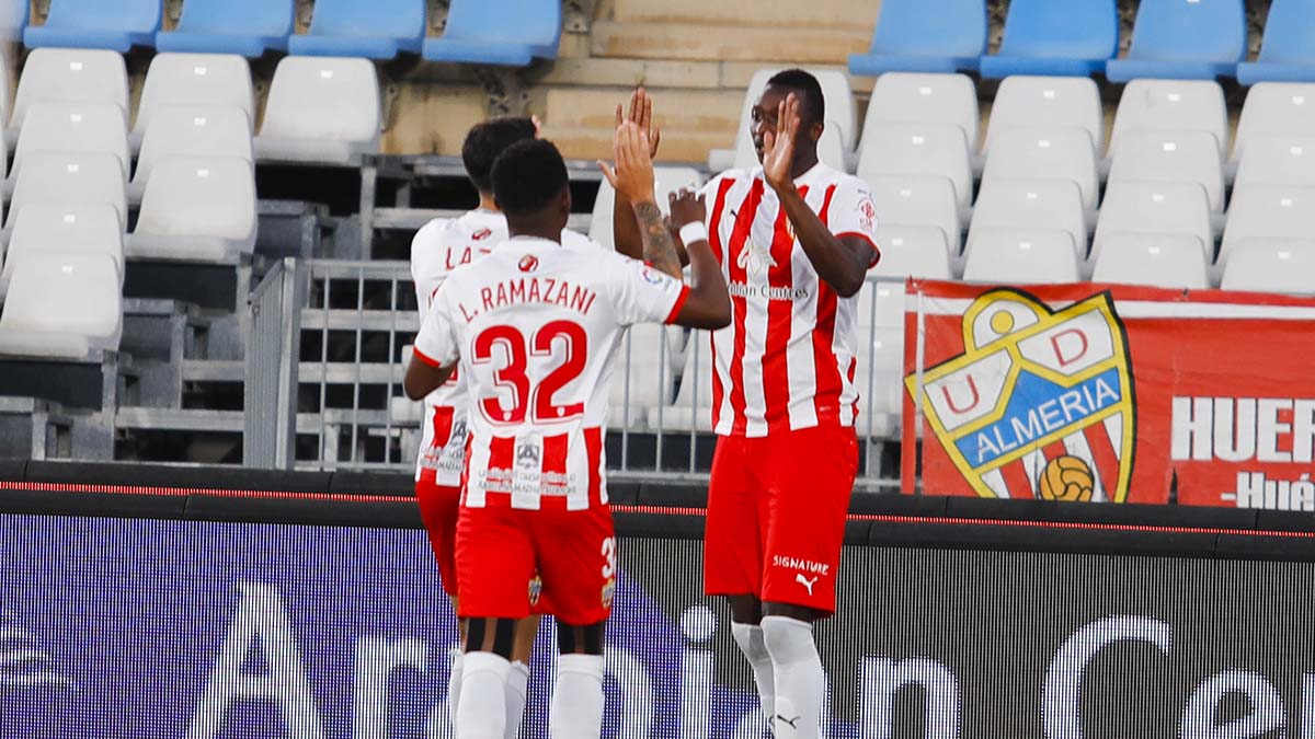 Umar Sadiq celebra un gol durante su etapa en la UD Almería