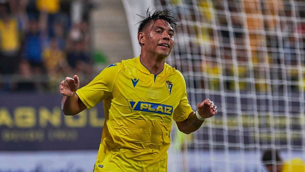 Santiago Arzamendia durante un partido del Cádiz CF | Salvador López Medina para El MIRA