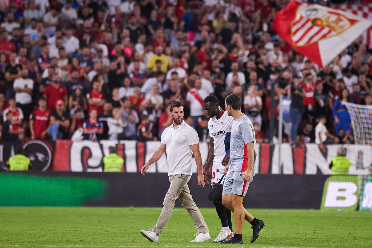 Lesión de Nianzou en el Sevilla FC - Valencia CF | Salvador López Medina para El MIRA