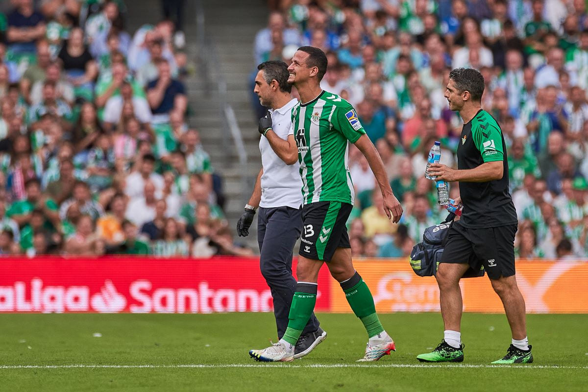 Lesión de Luiz Felipe en el Real Betis - Atlético de Madrid | Salvador López Medina para El MIRA