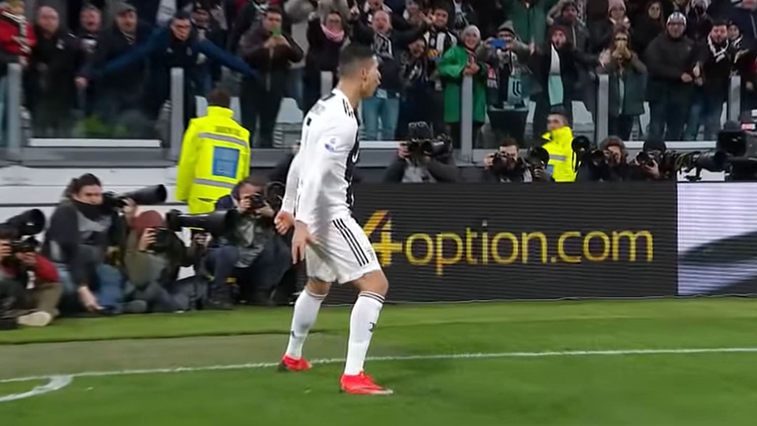 La divertida felicitaci&oacute;n navide&ntilde;a de la Juventus con Cristiano Ronaldo de protagonista