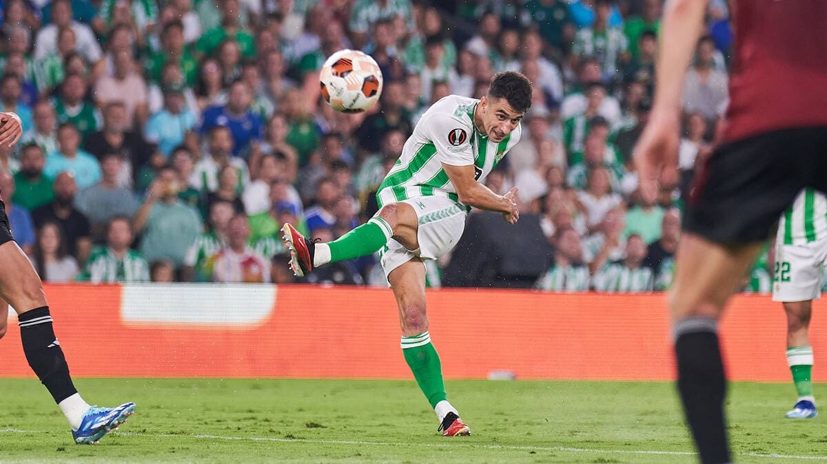 Marc Roca en el Real Betis - Sparta Praga | Salvador López Medina para El MIRA