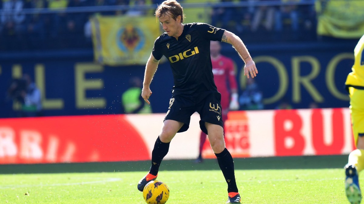 Álex Fernández en el Villarreal CF - Cádiz CF | Twitter Álex Fernández