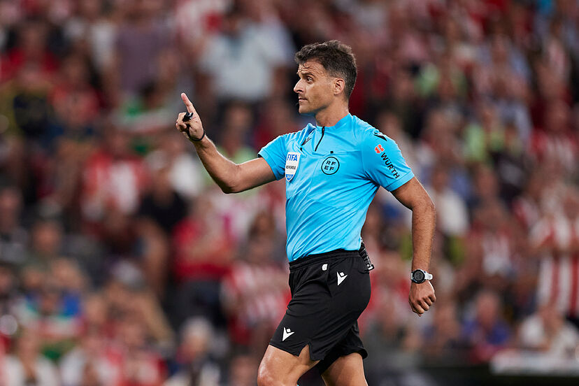 Gil Manzano, árbitro del Granada CF - UD Almería