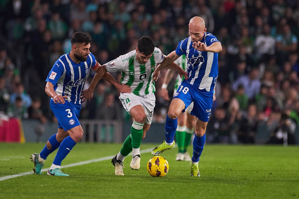 Johnny Cardoso en el Real Betis - Deportivo Alavés | Salvador López Medina para El MIRA