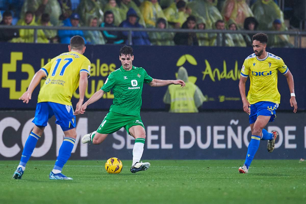 Johnny Cardoso en el Cádiz CF - Real Betis | Salvador López Medina para El MIRA