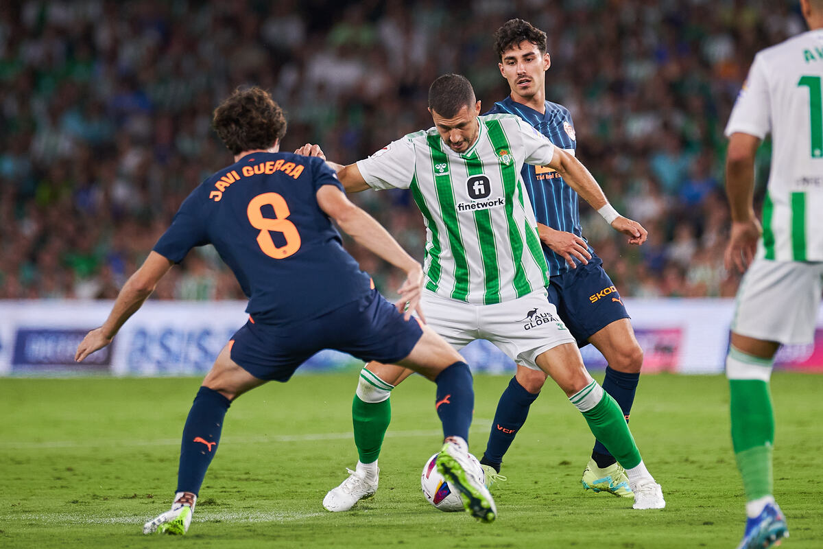 Guido Rodríguez en el Real Betis - Valencia CF | Salvador López Medina para El MIRA